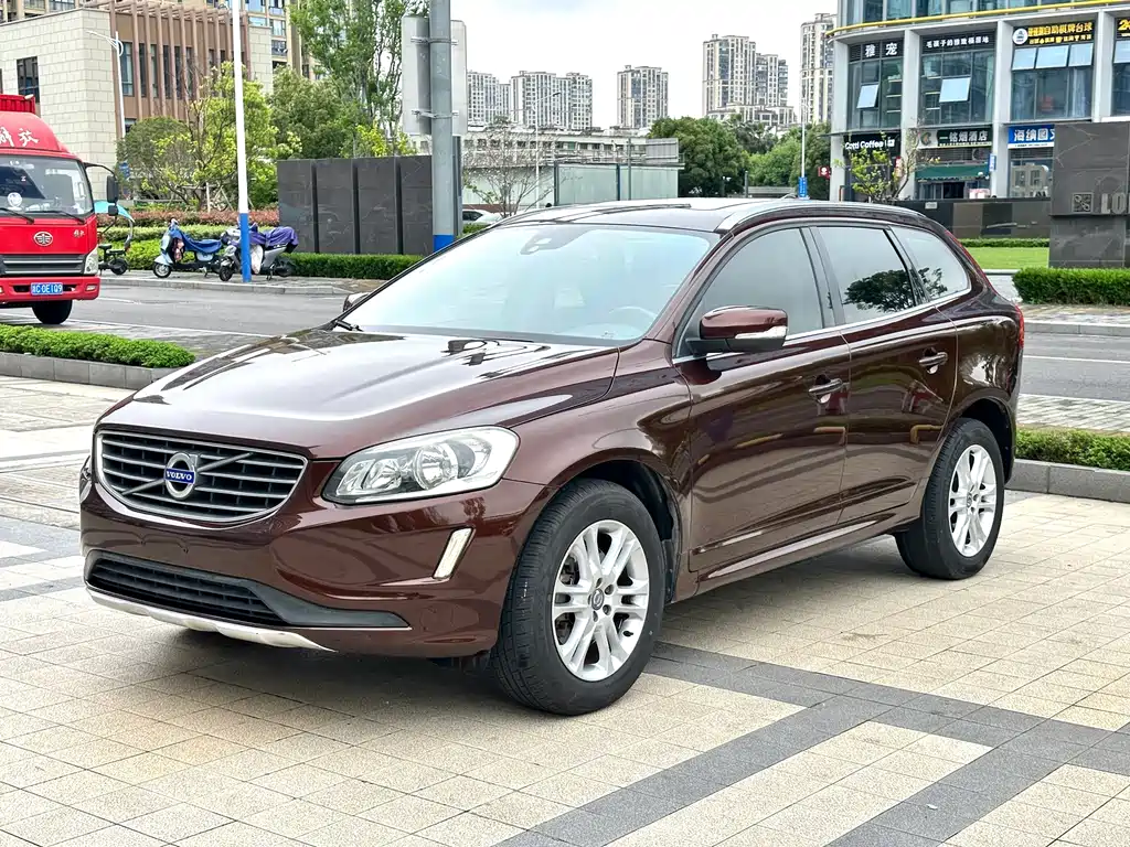 Volvo XC60 2015 — фото 1