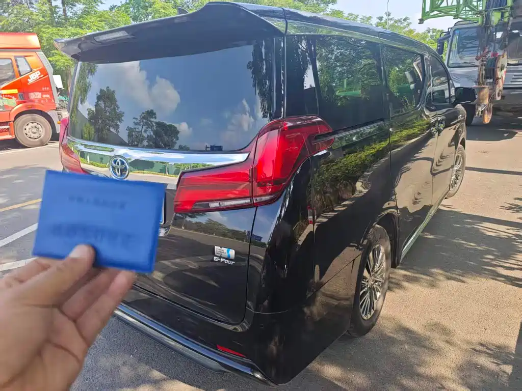 Toyota Alphard 2022 — фото 5
