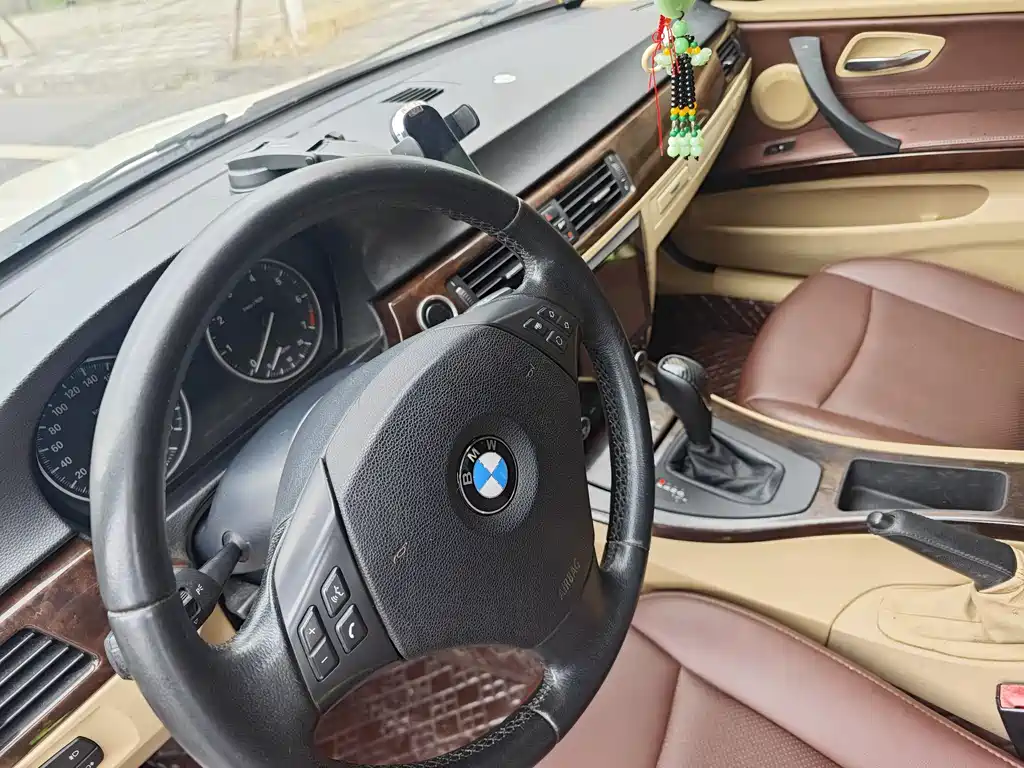 BMW 3 Series 2012 — фото 15