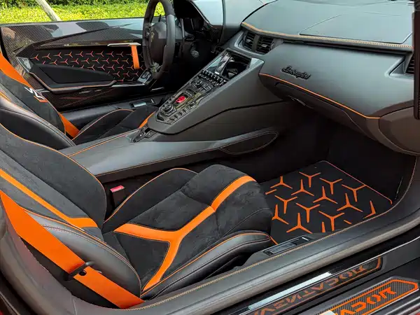 Lamborghini Aventador 2013