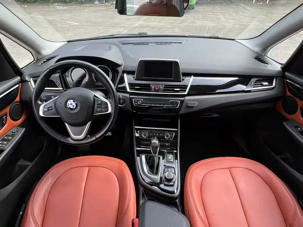 BMW 2 Series Active Tourer 2019 — фото 8