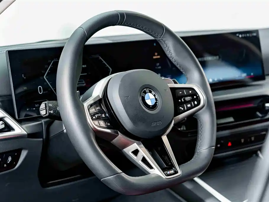 BMW 3 Series 2025 — фото 10