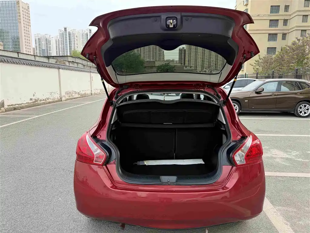 Nissan Tiida 2012 — фото 14