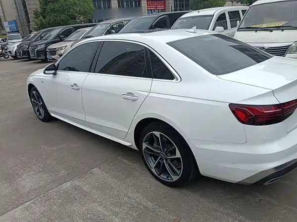 Audi A4L 2022