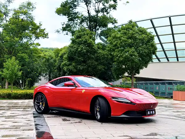Ferrari Roma 2021