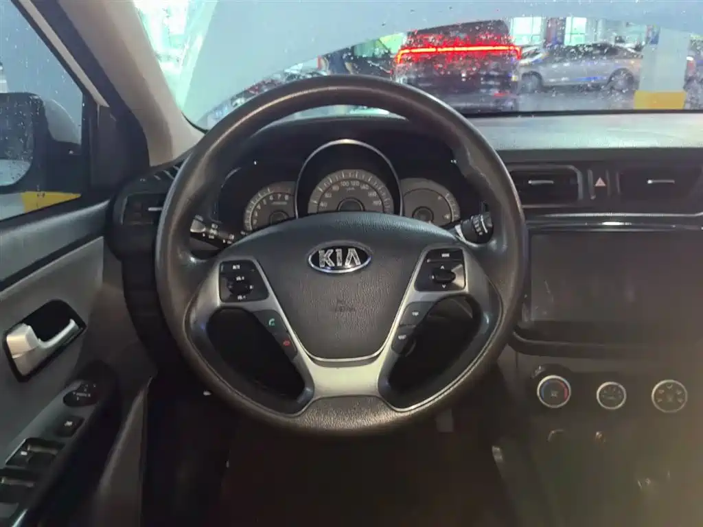 Kia K2 2016 — фото 11