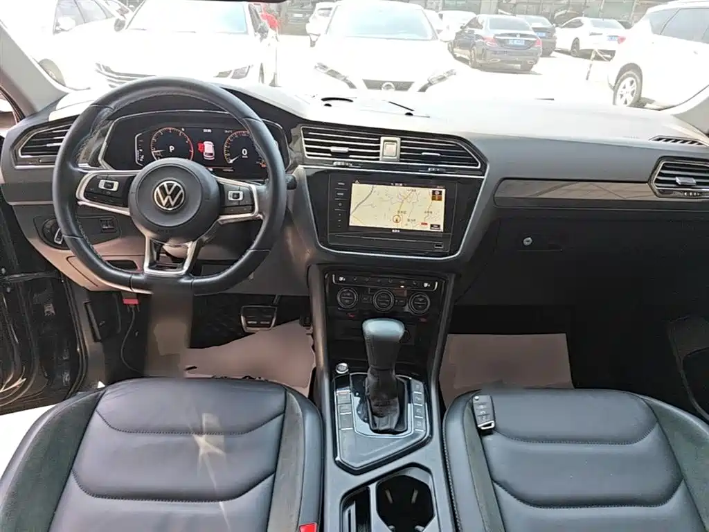 Volkswagen Tiguan L 2021 — фото 10