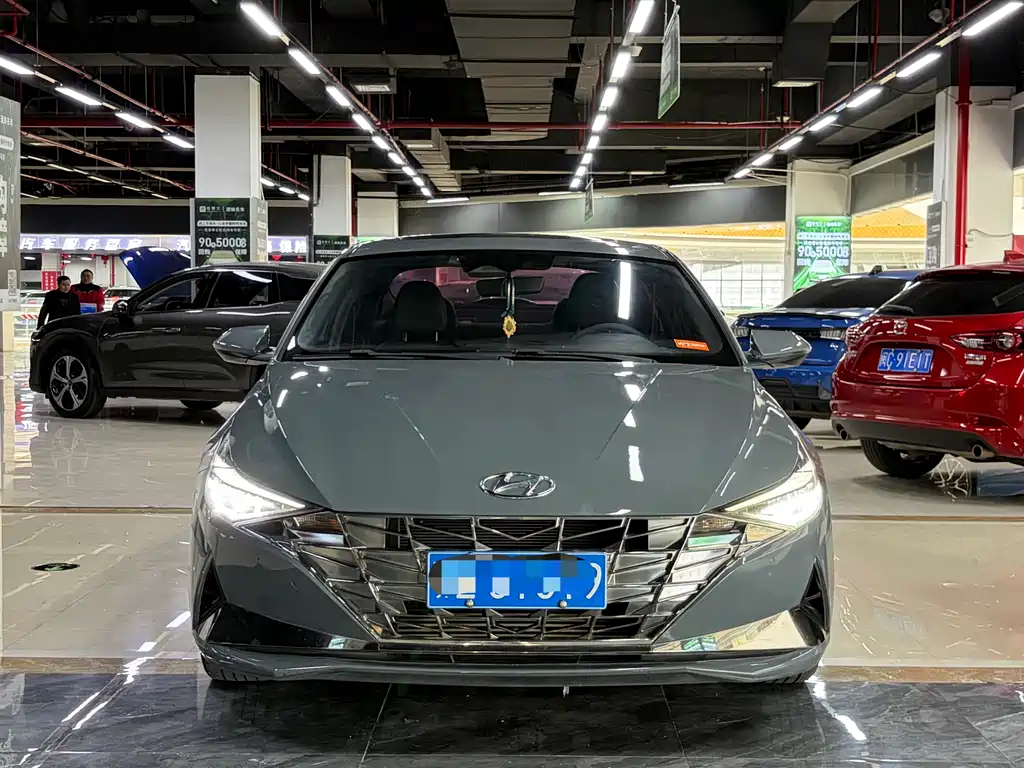 Hyundai Elantra 2023 — фото 2