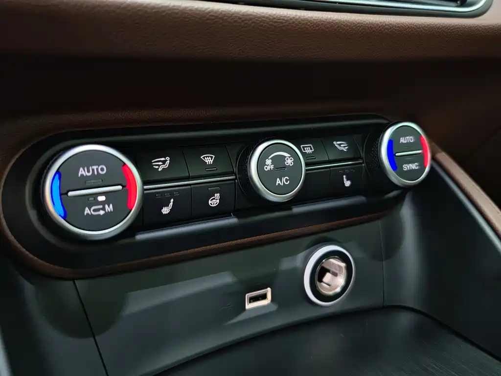 Alfa Romeo Stelvio 2018 — фото 27