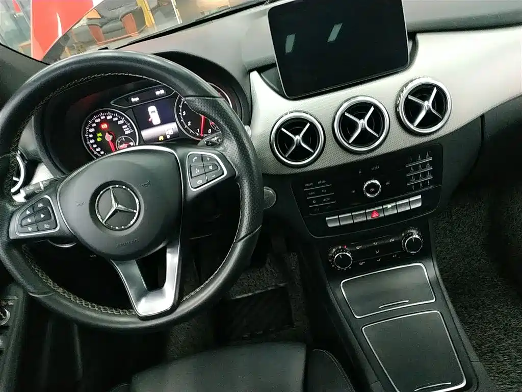 Mercedes-Benz B-Class 2018 — фото 10