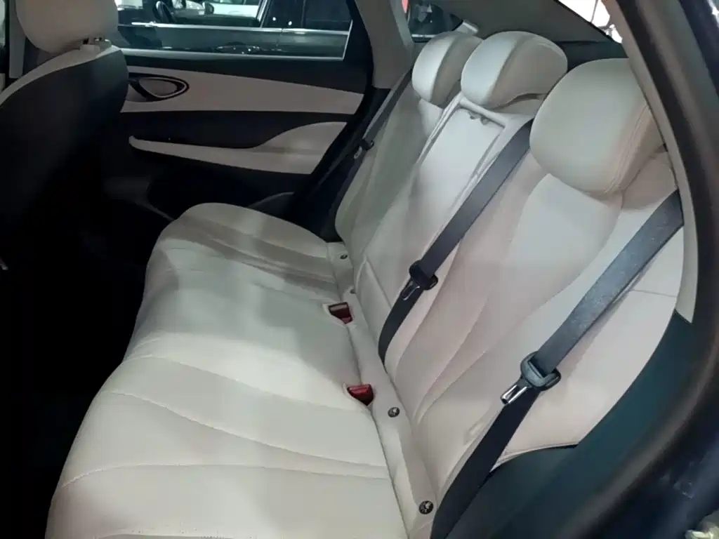 BYD Seal 05 DM-i 2025 — фото 17