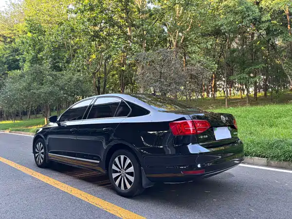 Volkswagen Sagitar 2018