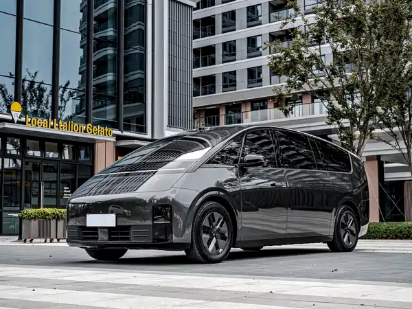 Li Auto MEGA 2025