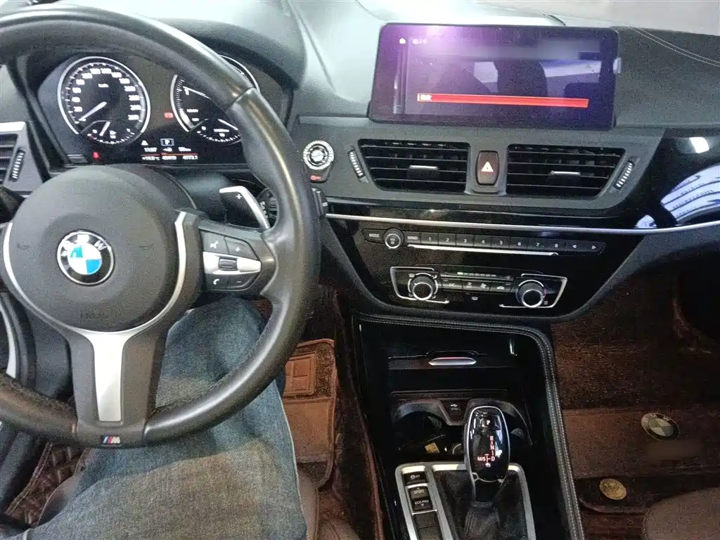 BMW 1 Series 2020 — фото 10