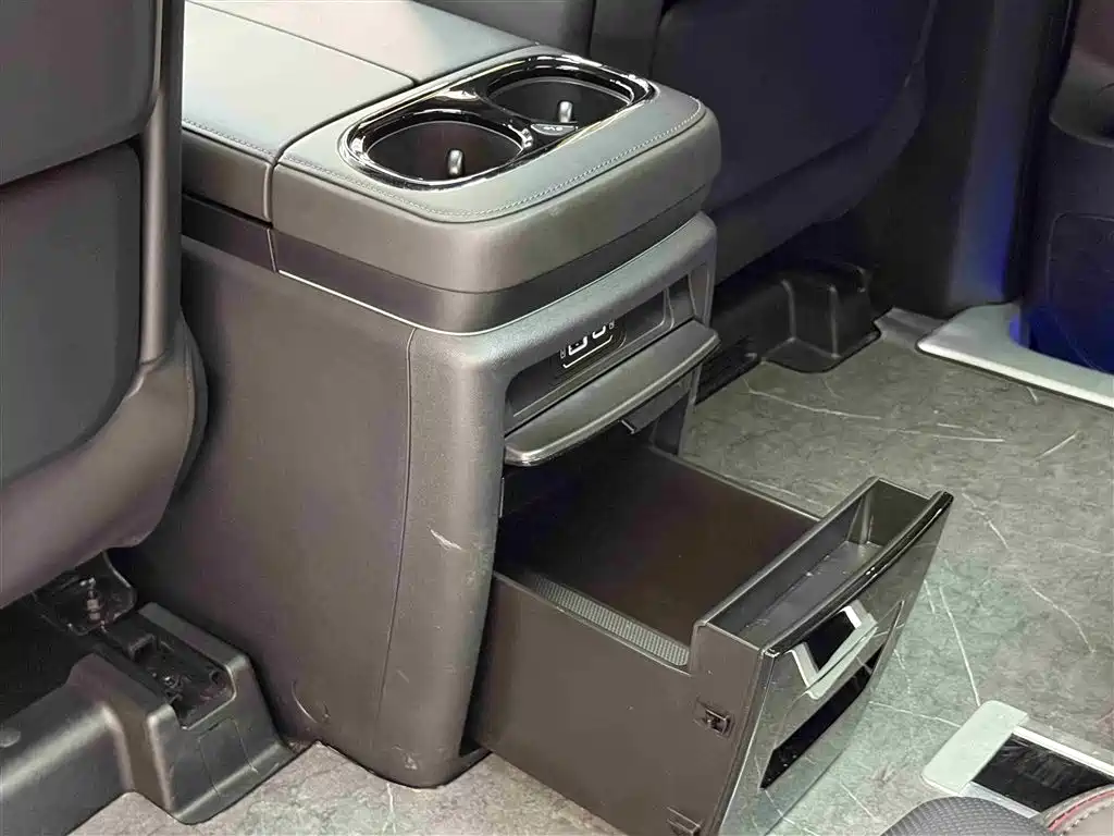GAC Motor Trumpchi M8 2024 — фото 13