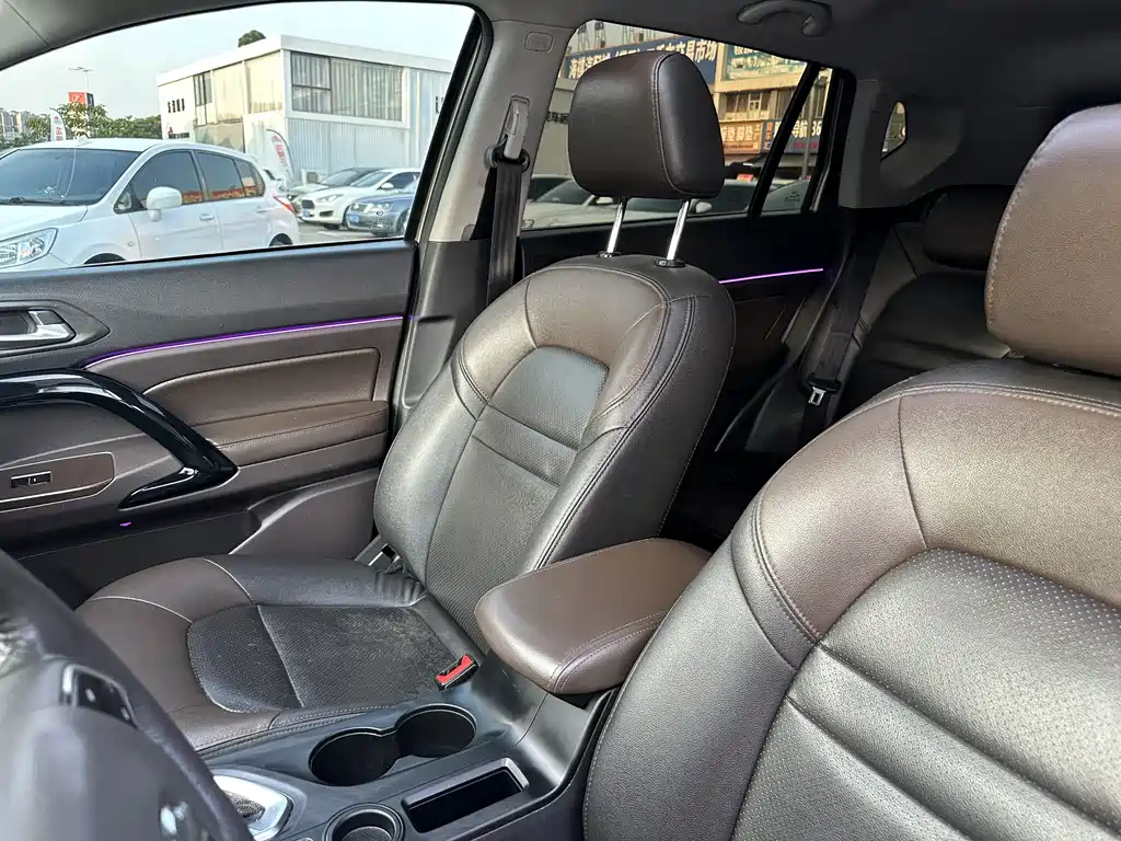 GAC Motor Trumpchi GS4 2016 — фото 17