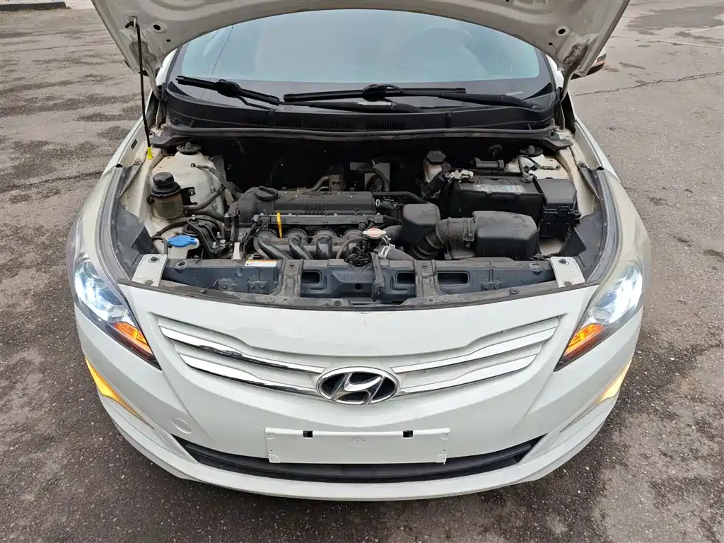 Hyundai Verna 2016 — фото 20
