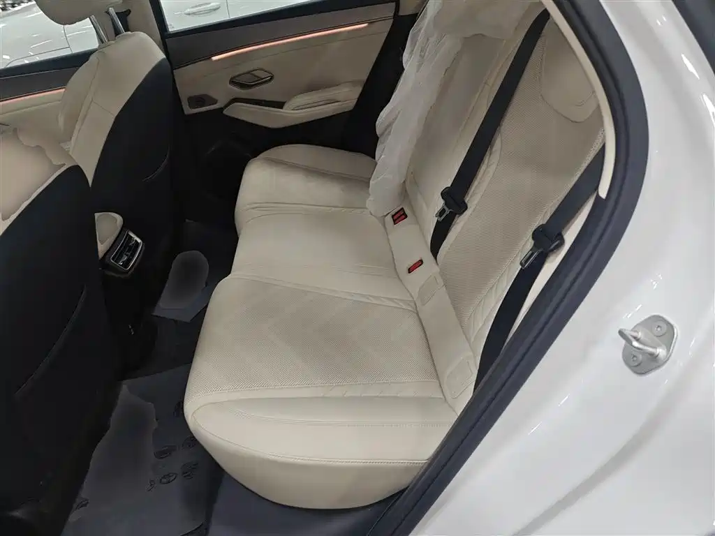 BYD Qin L 2025 — фото 17
