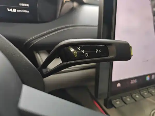 Xiaomi SU7 2024