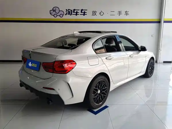 BMW 1 Series 2021