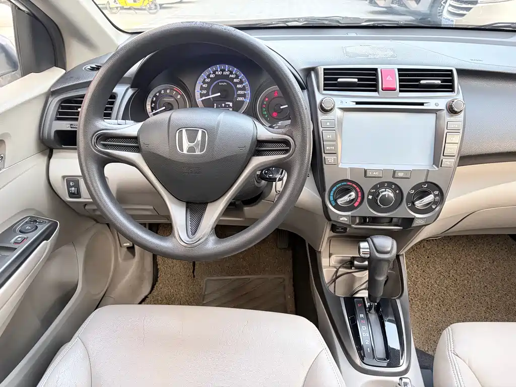 Honda City Classic 2013 — фото 12