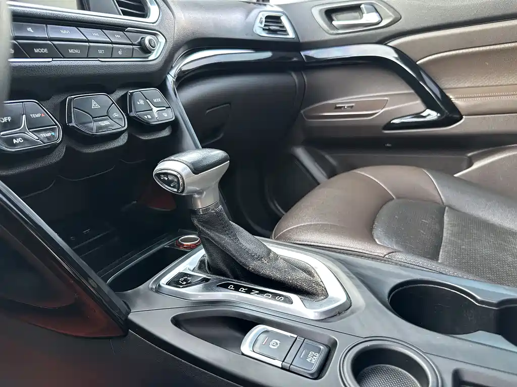 GAC Motor Trumpchi GS4 2016 — фото 14