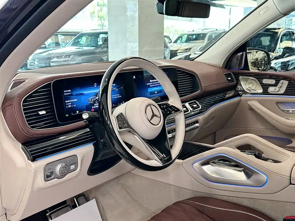 Mercedes-Benz GLS — фото 7
