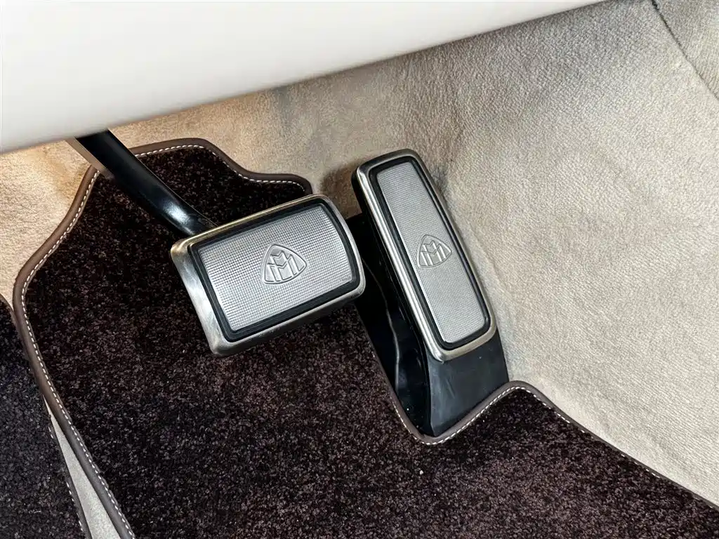 Mercedes-Benz GLS — фото 12
