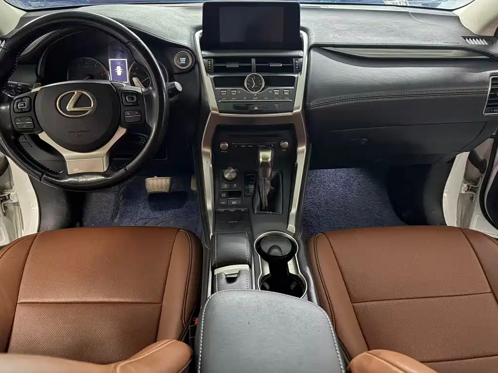 Lexus NX 2020 — фото 13