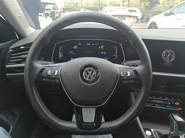 Volkswagen Sagitar 2021