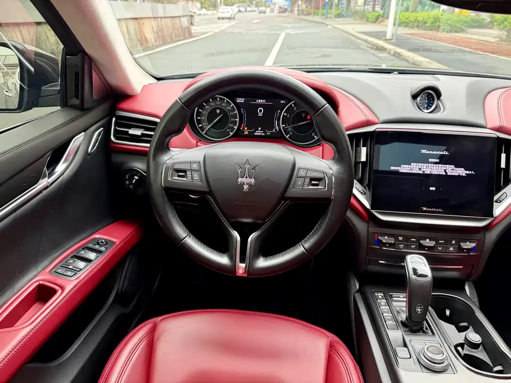Maserati Ghibli 2021 — фото 27