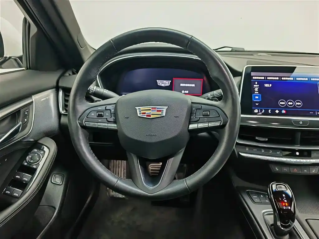 Cadillac CT5 2022 — фото 11