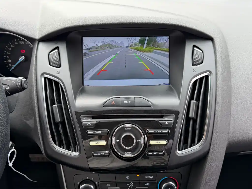 Ford Focus 2016 — фото 15