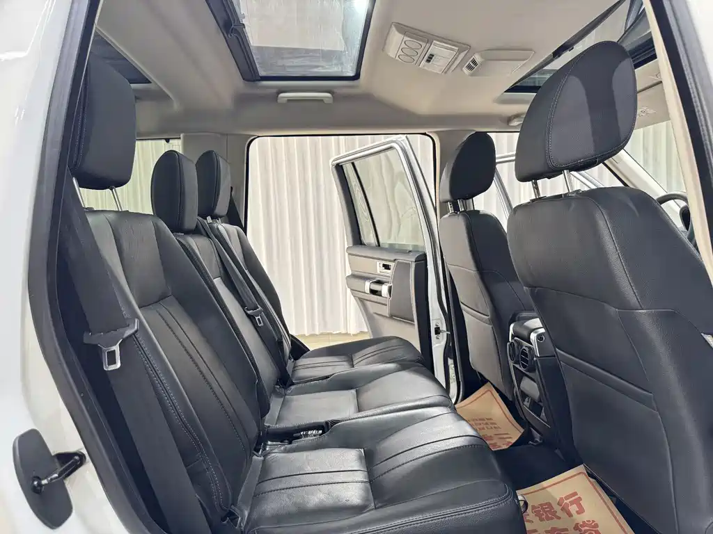Land Rover Discovery 2016 — фото 14