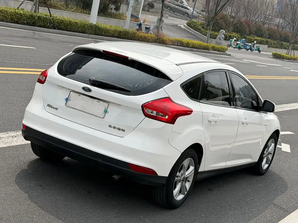 Ford Focus 2016 — фото 6