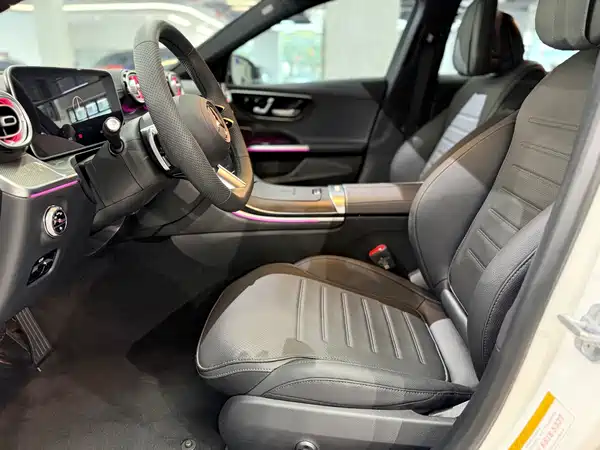 Mercedes-Benz C-Class 2024