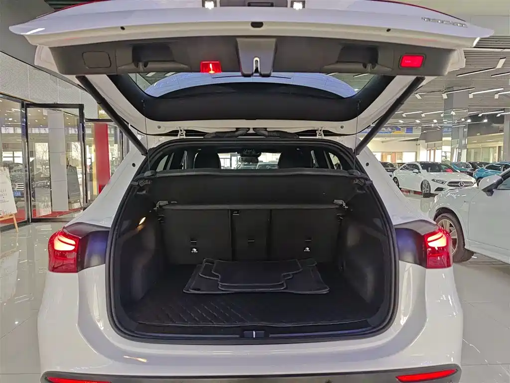 Mercedes-Benz GLA 2024 — фото 19