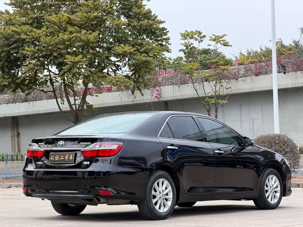 Toyota Camry 2016 — фото 4