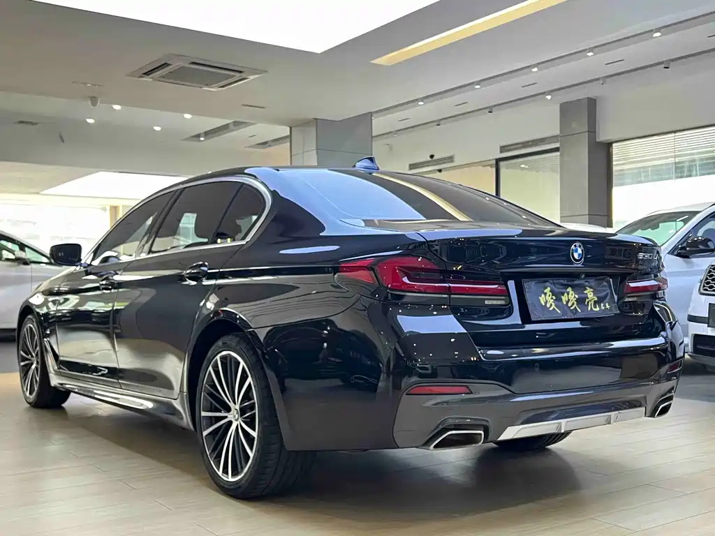 BMW 5 Series 2021 — фото 9
