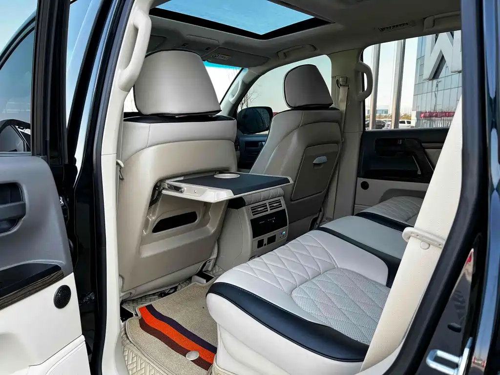 Toyota Land Cruiser 2020 — фото 7