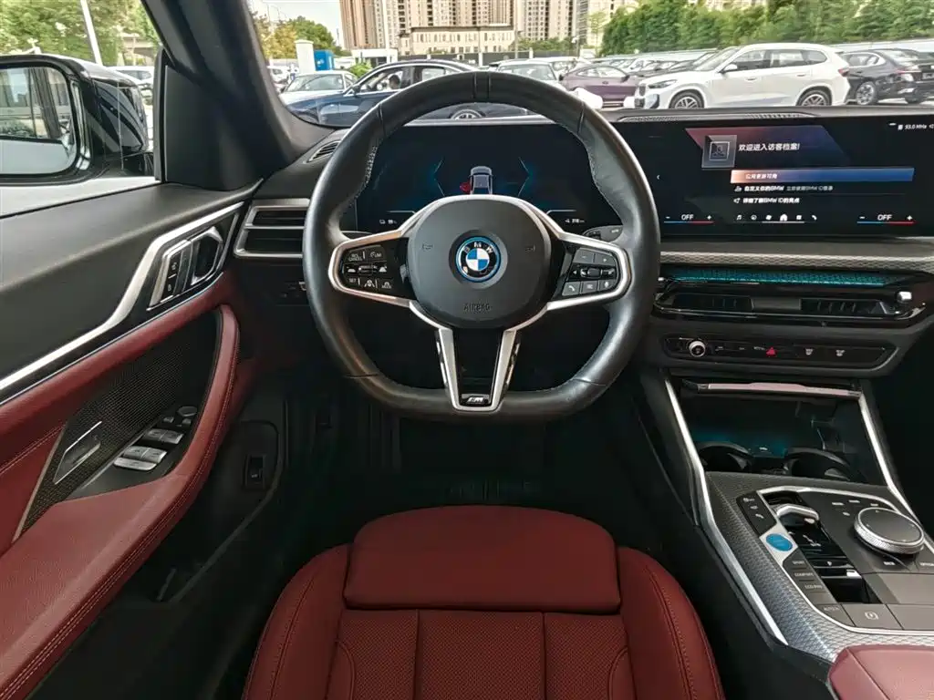BMW i4 2025 — фото 13
