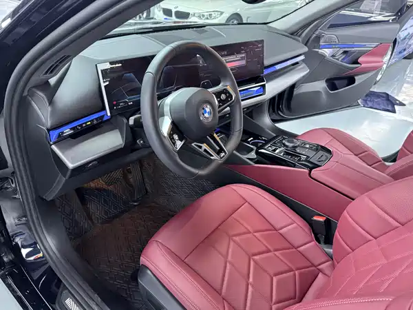 BMW 5 Series 2025