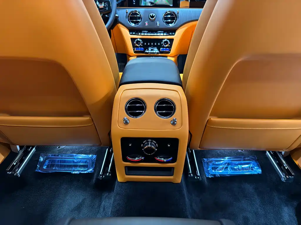 Rolls-Royce Ghost 2023 — фото 14