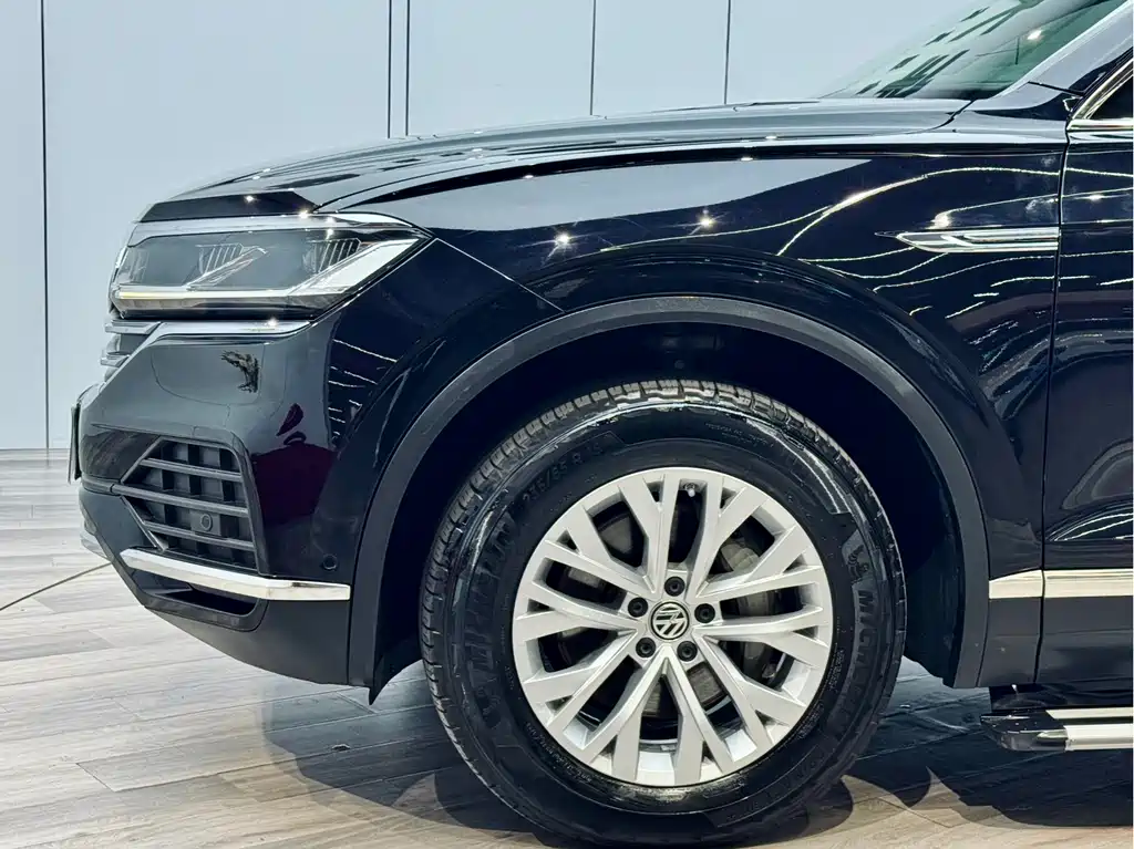 Volkswagen Touareg 2020 — фото 27