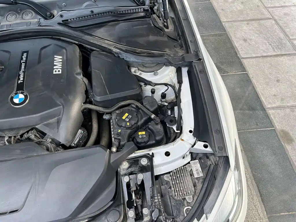 BMW 3 Series GT 2018 — фото 12