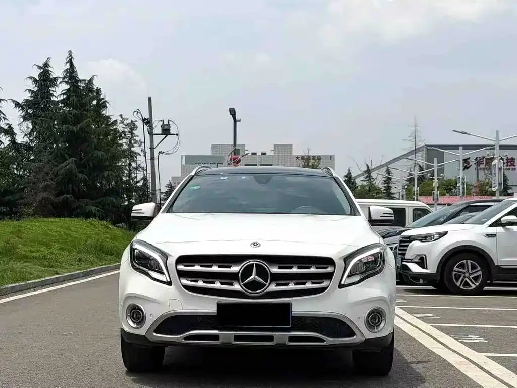 Mercedes-Benz GLA 2017 — фото 2