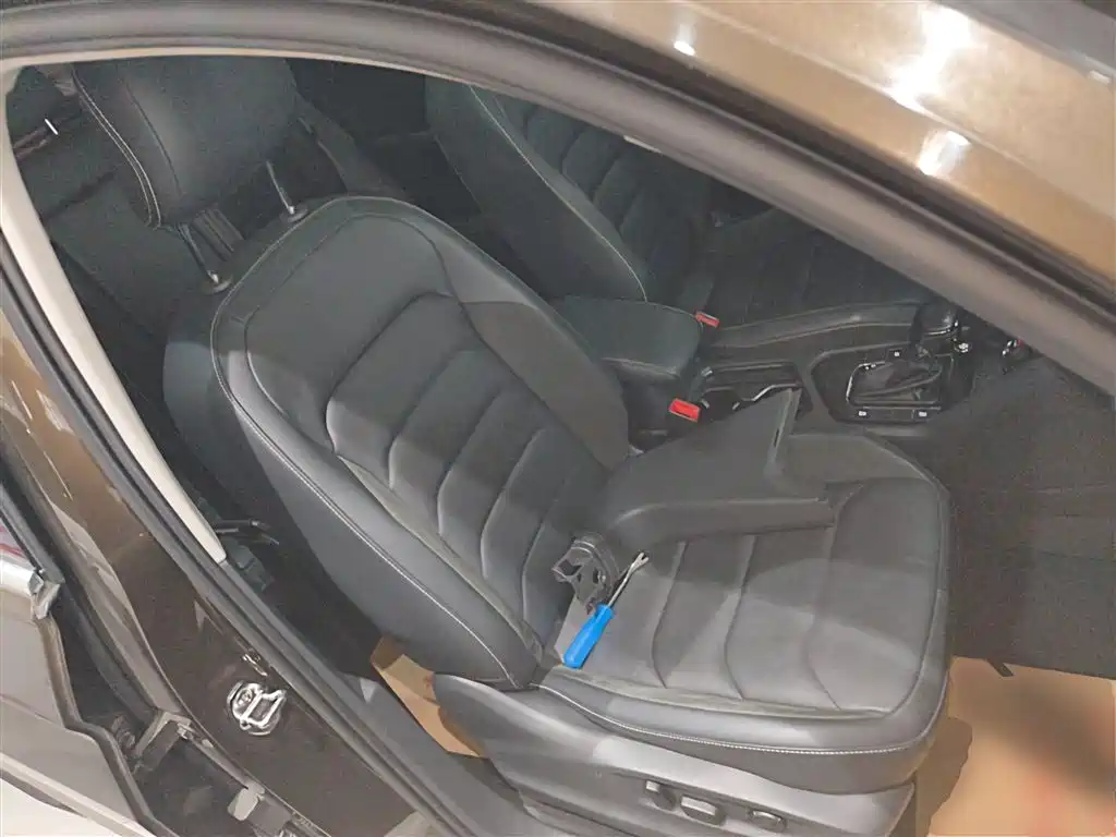 Volkswagen Tiguan L 2018 — фото 25