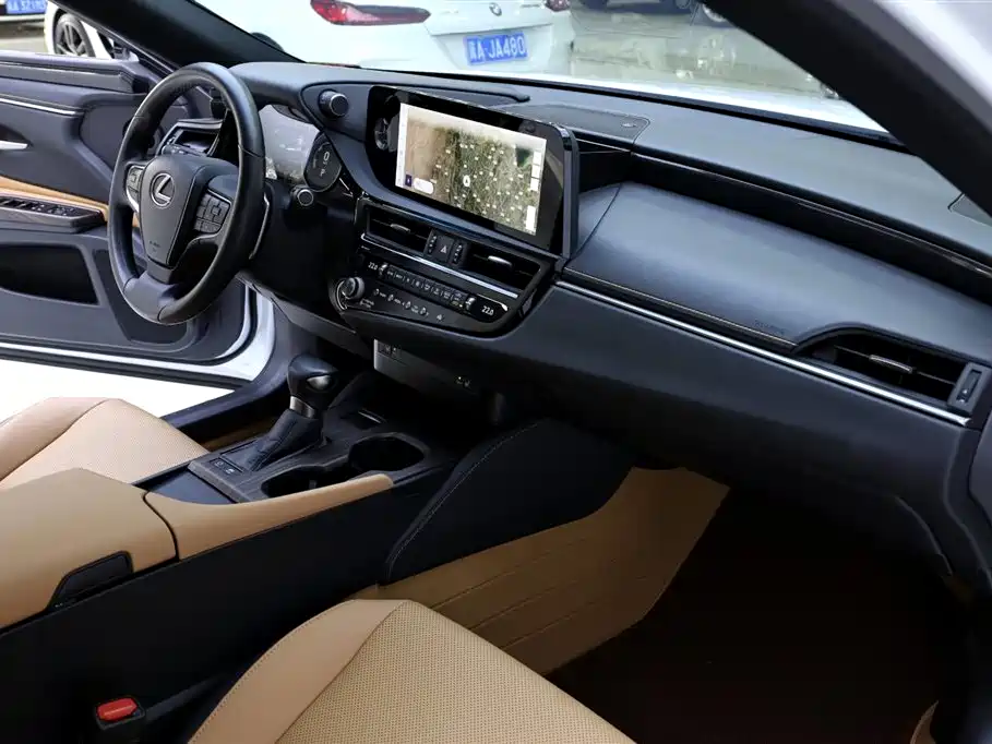 Lexus ES 2023 — фото 15