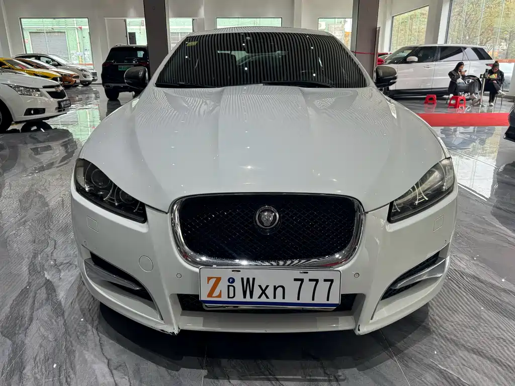 Jaguar XF 2015 — фото 3