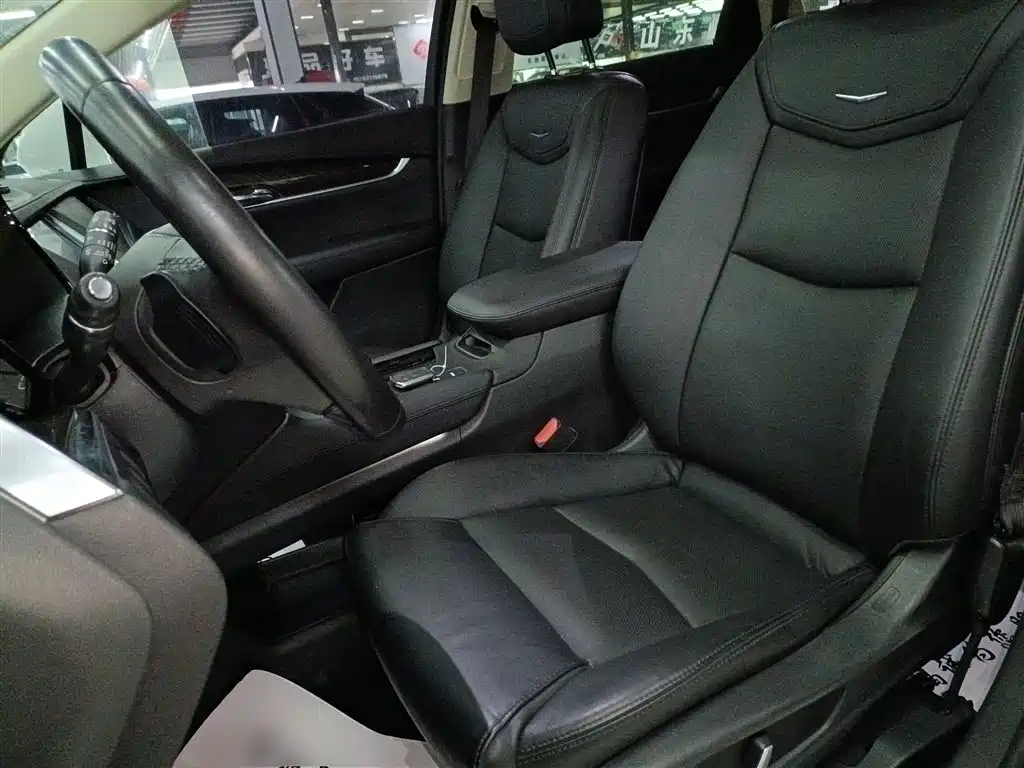 Cadillac XT5 2019 — фото 11